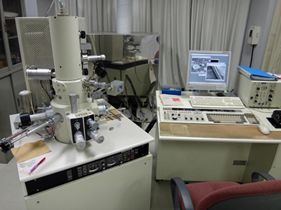 走査型電子顕微鏡　Scanning Electron Microscopy (SEM) S-4500　(日立)